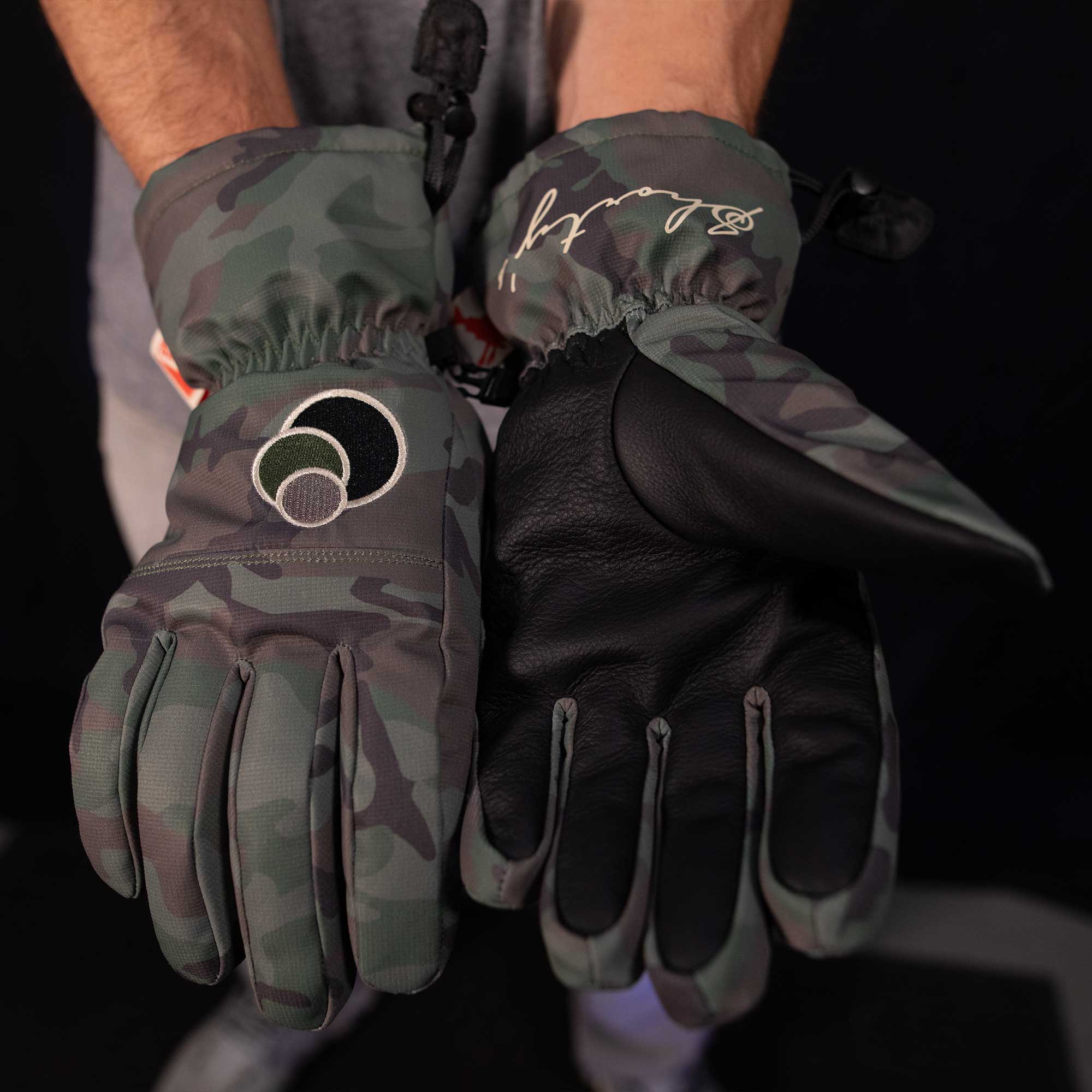 Shorty's Snowboards X Salmon Arms Glove – Shorty's Snowboards